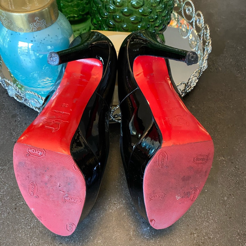 Shoes - Picture 5 of 6